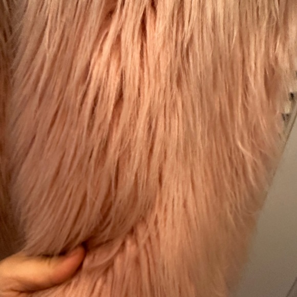 Faux Fur Vest in Ombre Pink and White. - Picture 3 of 6